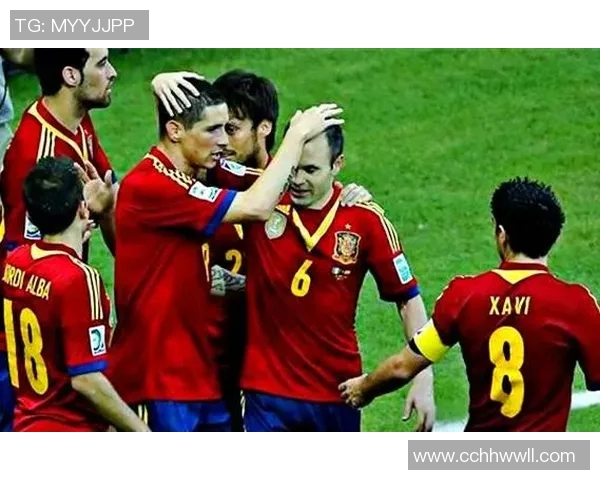 力气最大的足球明星揭秘：他们如何在赛场上展现超凡力量与技巧